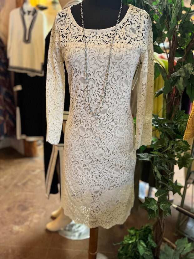 Scoop neck lace dress